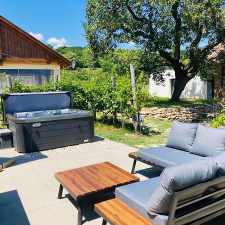 Edenkert Vendeghazak Hotel Pécsvárad Buitenkant foto
