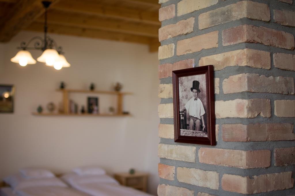 Edenkert Vendeghazak Hotel Pécsvárad Buitenkant foto